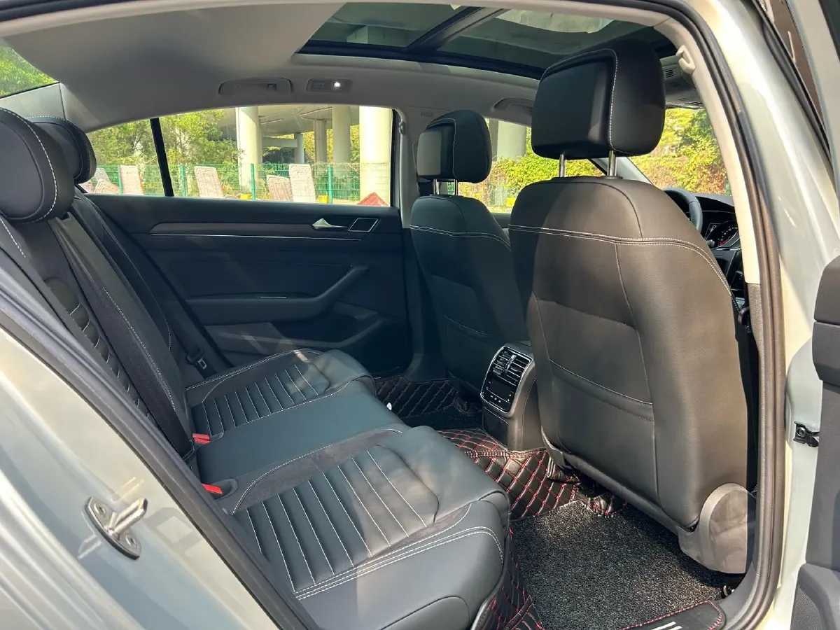 2020 Volkswagen Magotan 2.0T 186HP L4 7DCT,autocango,china used car exporter,china ev exporter,chinese used car exporter,chinese used ev exporter