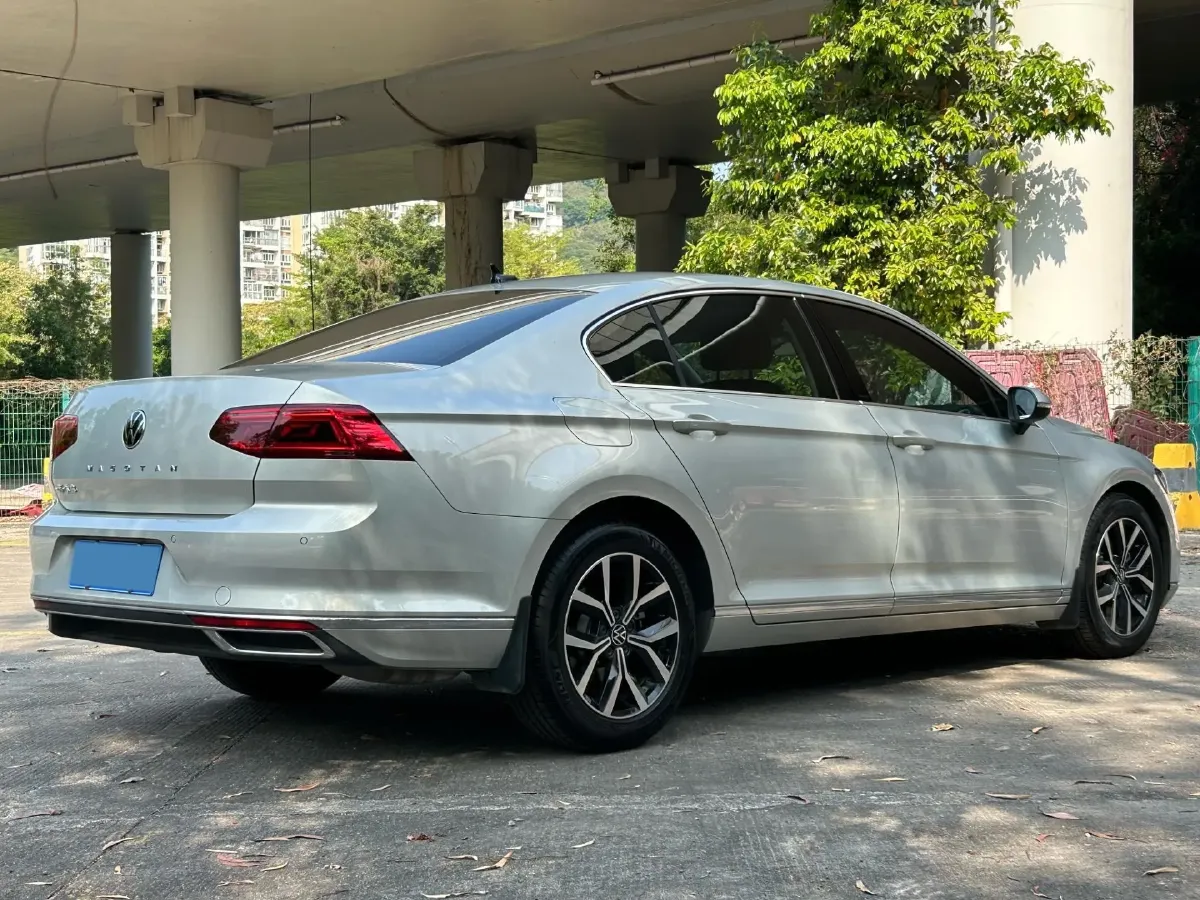 2020 Volkswagen Magotan 2.0T 186HP L4 7DCT,autocango,china used car exporter,china ev exporter,chinese used car exporter,chinese used ev exporter