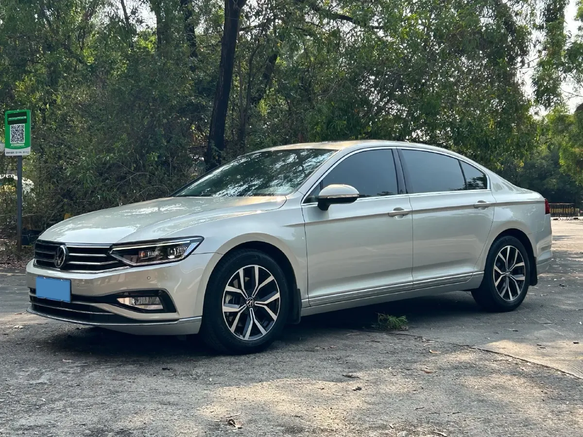 2020 Volkswagen Magotan 2.0T 186HP L4 7DCT,autocango,china used car exporter,china ev exporter,chinese used car exporter,chinese used ev exporter