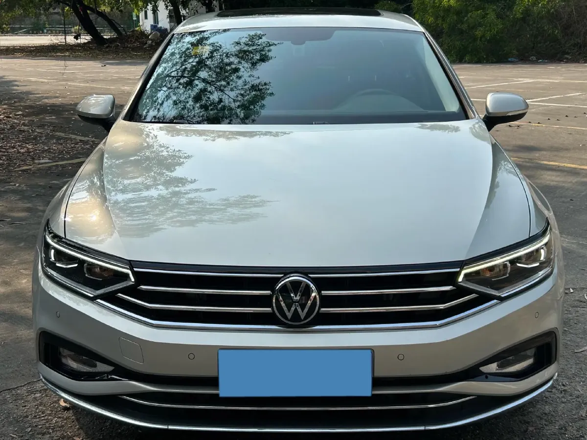 2020 Volkswagen Magotan 2.0T 186HP L4 7DCT,autocango,china used car exporter,china ev exporter,chinese used car exporter,chinese used ev exporter