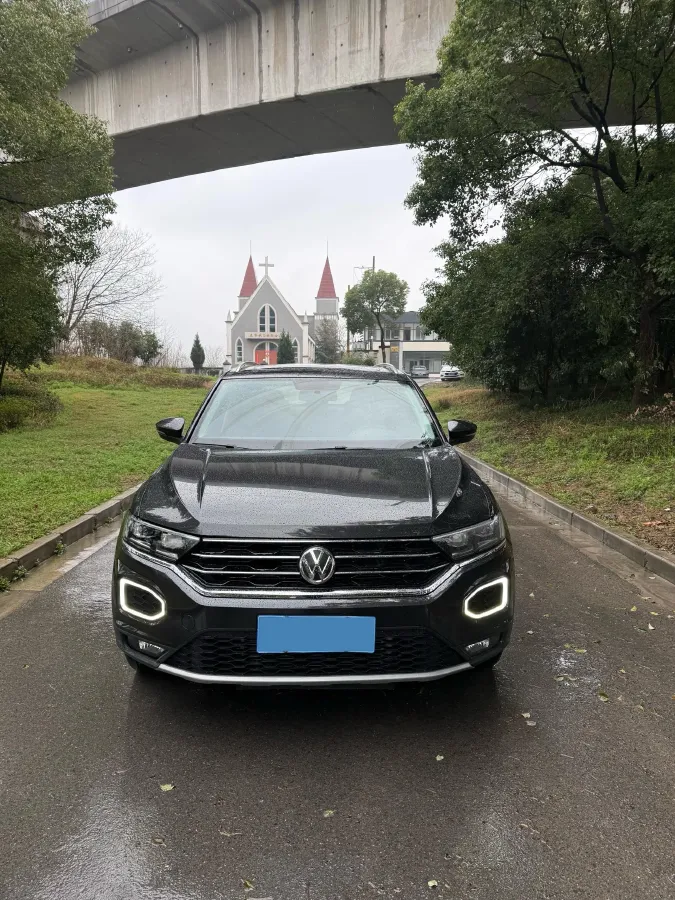 2021 Volkswagen T-Roc 1.4T 150HP L4 7DCT,autocango,china used car exporter,china ev exporter,chinese used car exporter,chinese used ev exporter