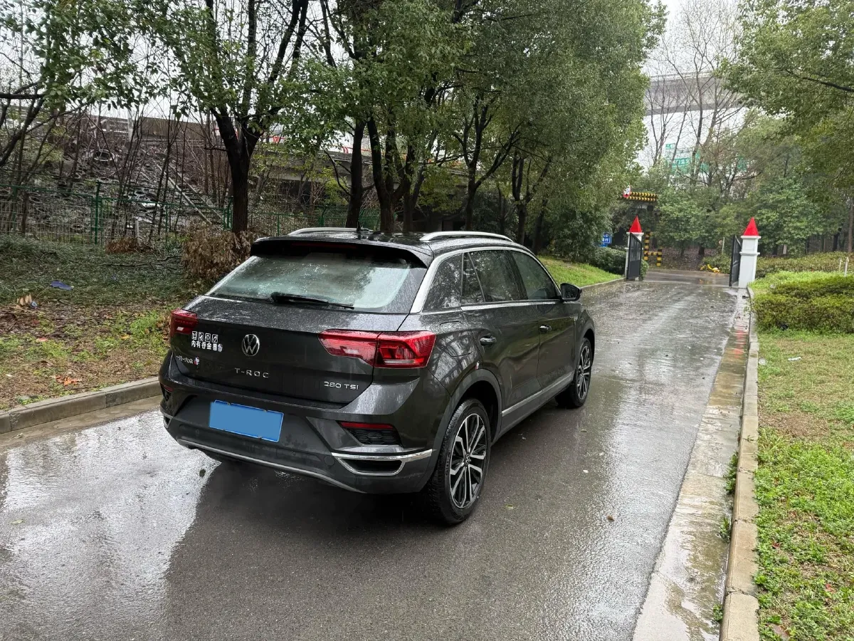 2021 Volkswagen T-Roc 1.4T 150HP L4 7DCT,autocango,china used car exporter,china ev exporter,chinese used car exporter,chinese used ev exporter