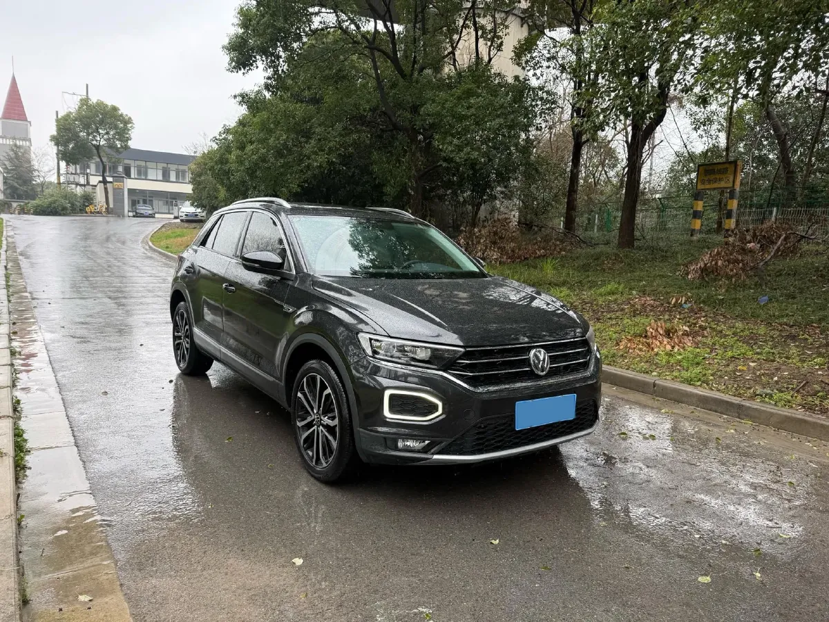 2021 Volkswagen T-Roc 1.4T 150HP L4 7DCT,autocango,china used car exporter,china ev exporter,chinese used car exporter,chinese used ev exporter