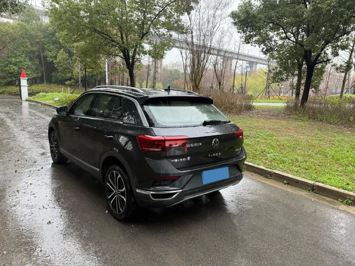 2021 Volkswagen T-Roc 1.4T 150HP L4 7DCT,autocango,china used car exporter,china ev exporter,chinese used car exporter,chinese used ev exporter