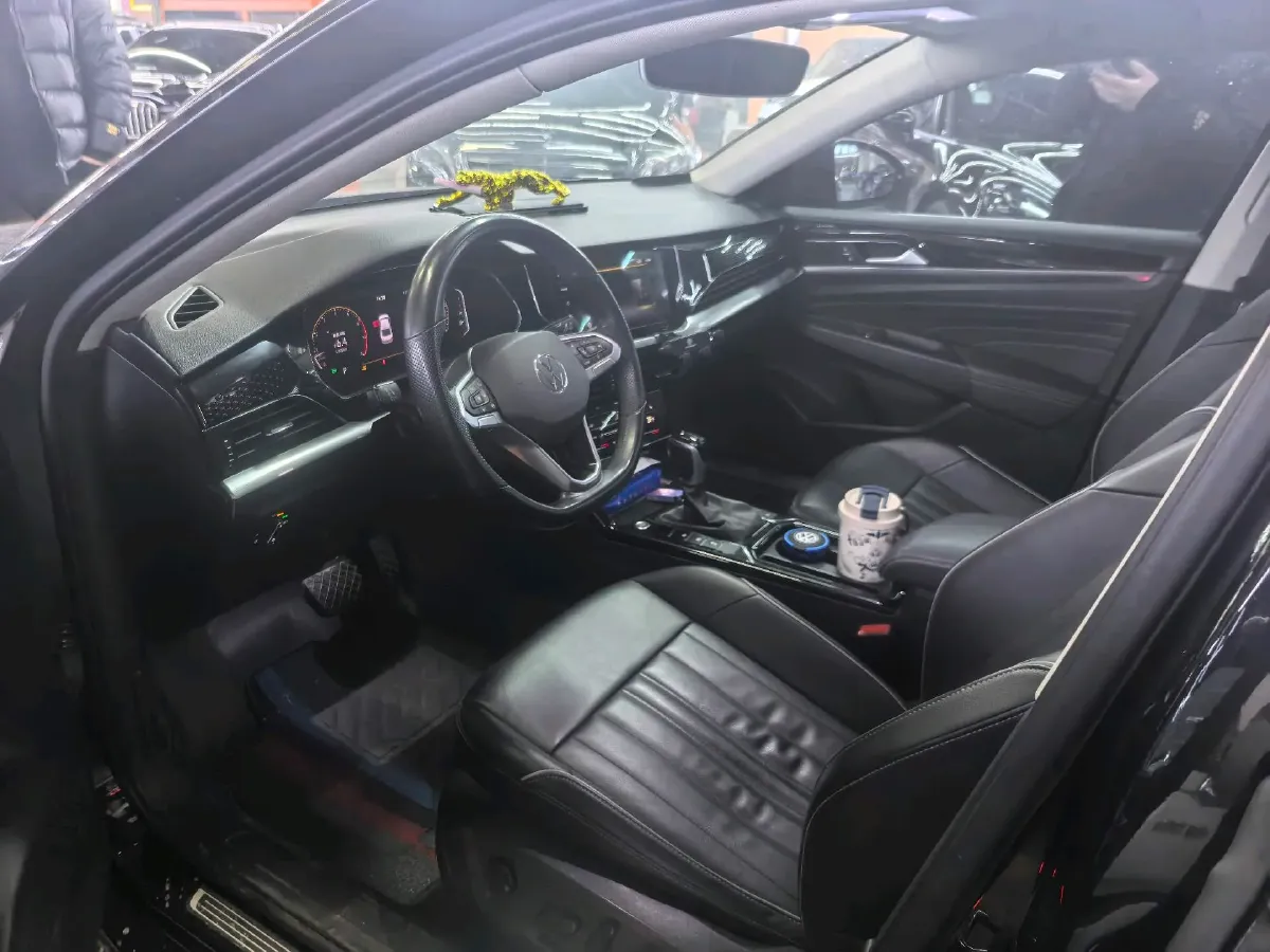 2021 Volkswagen Passat 2.0T 186HP L4 7DCT,autocango,china used car exporter,china ev exporter,chinese used car exporter,chinese used ev exporter