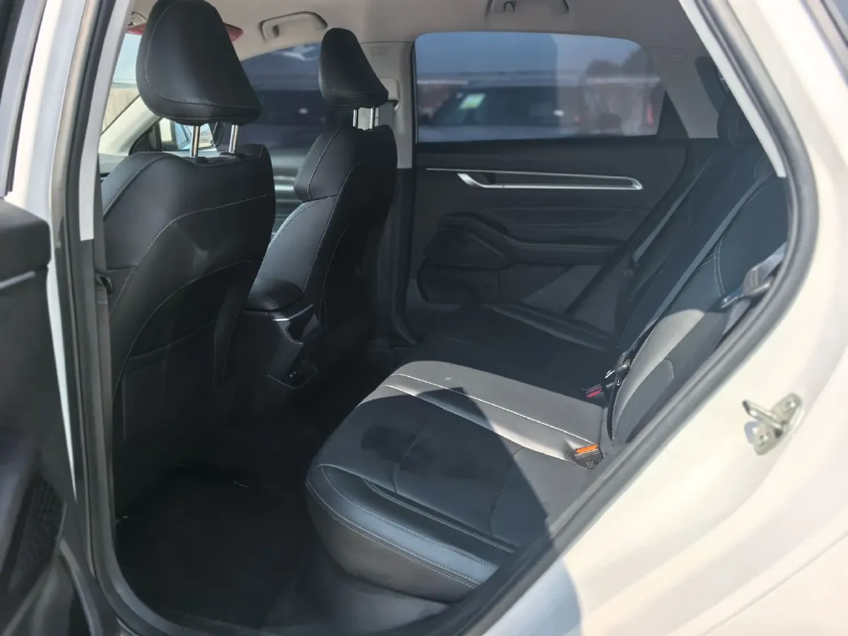 2025 Geely Emgrand 1.5L 127HP L4 5MT,autocango,china used car exporter,china ev exporter,chinese used car exporter,chinese used ev exporter