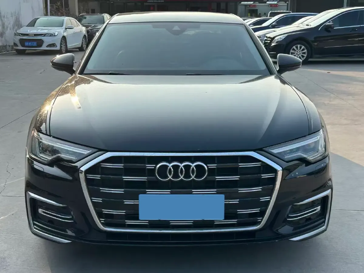 2024 Audi A6L 2.0T 245HP L4 7DCT,autocango,china used car exporter,china ev exporter,chinese used car exporter,chinese used ev exporter