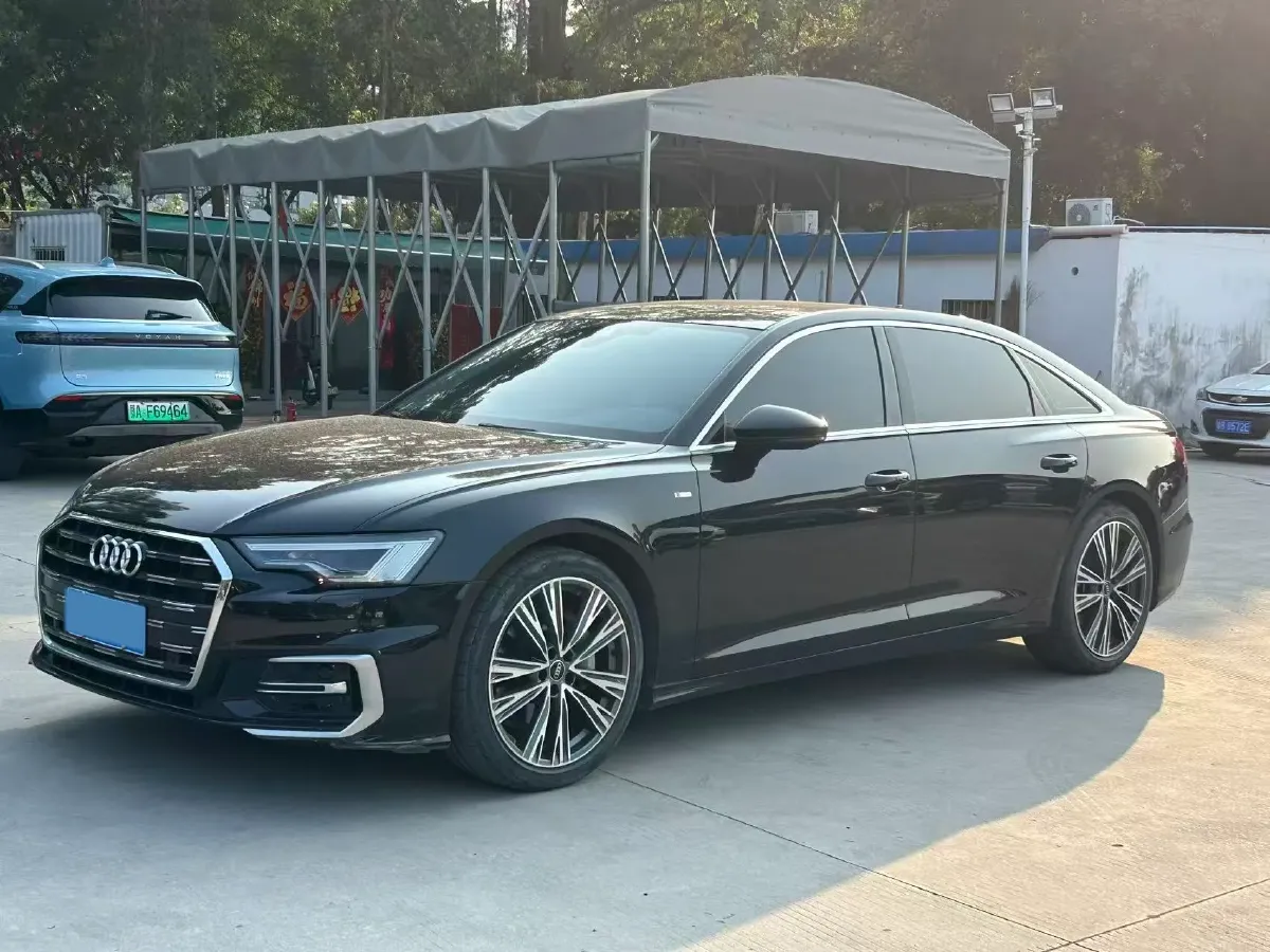 2024 Audi A6L 2.0T 245HP L4 7DCT,autocango,china used car exporter,china ev exporter,chinese used car exporter,chinese used ev exporter