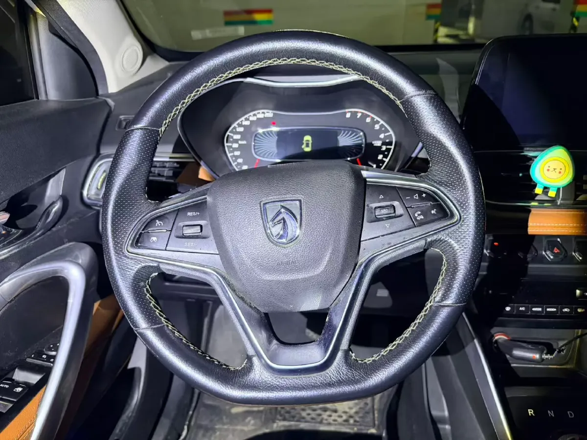 2017 HaiMa S5 Young Edition 1.6L 122HP L4 5MT,autocango,china used car exporter,china ev exporter,chinese used car exporter,chinese used ev exporter