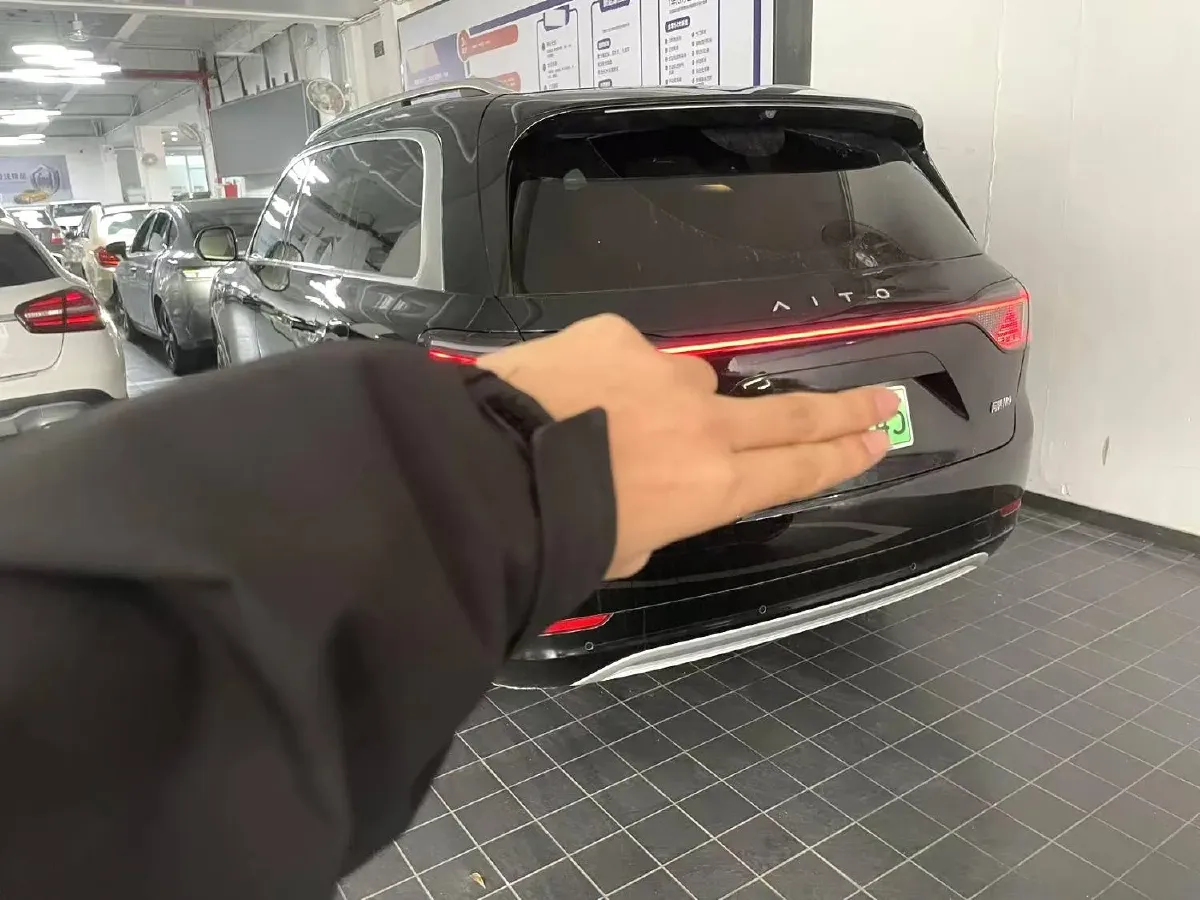 2024 AITO AITO M9 1.5T 152HP L4 REEV 42KWH,autocango,china used car exporter,china ev exporter,chinese used car exporter,chinese used ev exporter