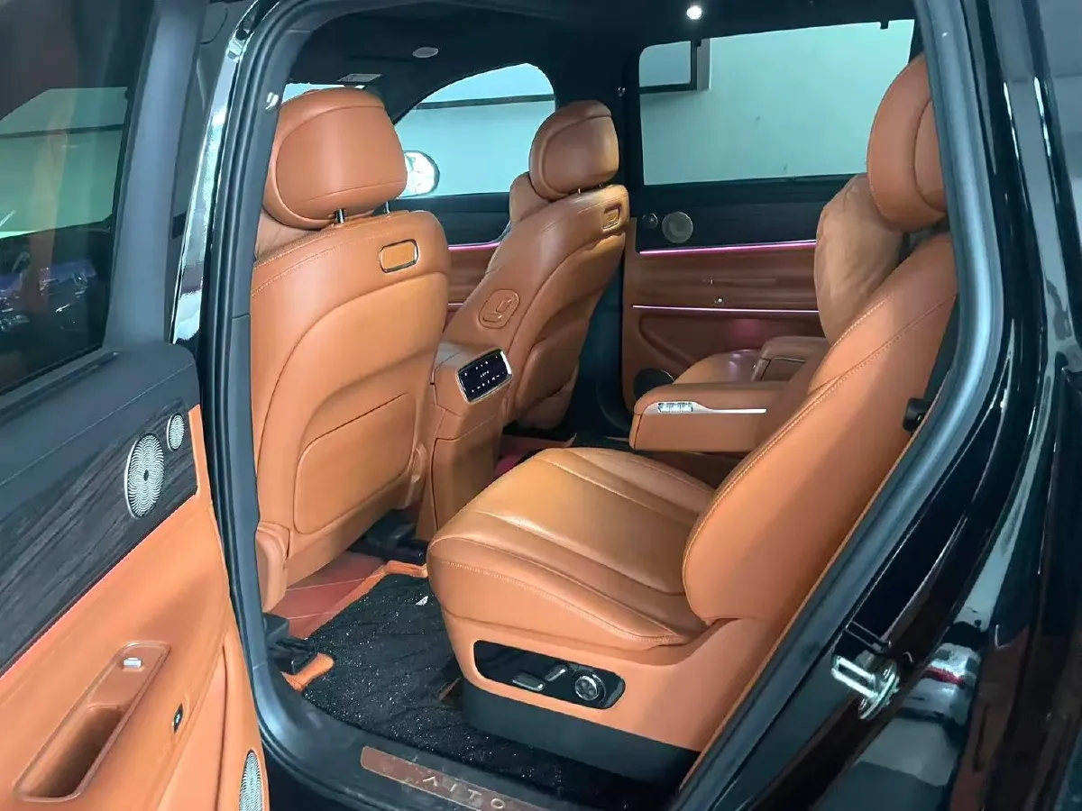 2024 AITO AITO M9 1.5T 152HP L4 REEV 42KWH,autocango,china used car exporter,china ev exporter,chinese used car exporter,chinese used ev exporter