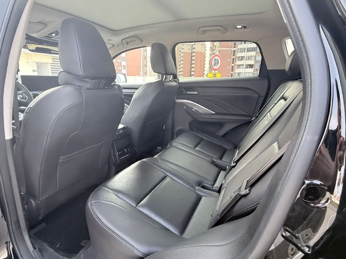 2021 WEY VV6 2.0T 227HP L4 7DCT,autocango,china used car exporter,china ev exporter,chinese used car exporter,chinese used ev exporter