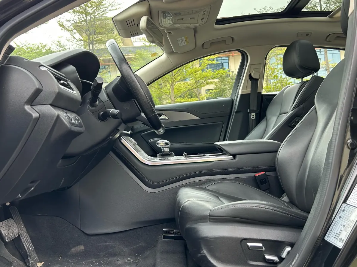 2022 HongQi H5 1.8T 197HP L4 6AT,autocango,china used car exporter,china ev exporter,chinese used car exporter,chinese used ev exporter