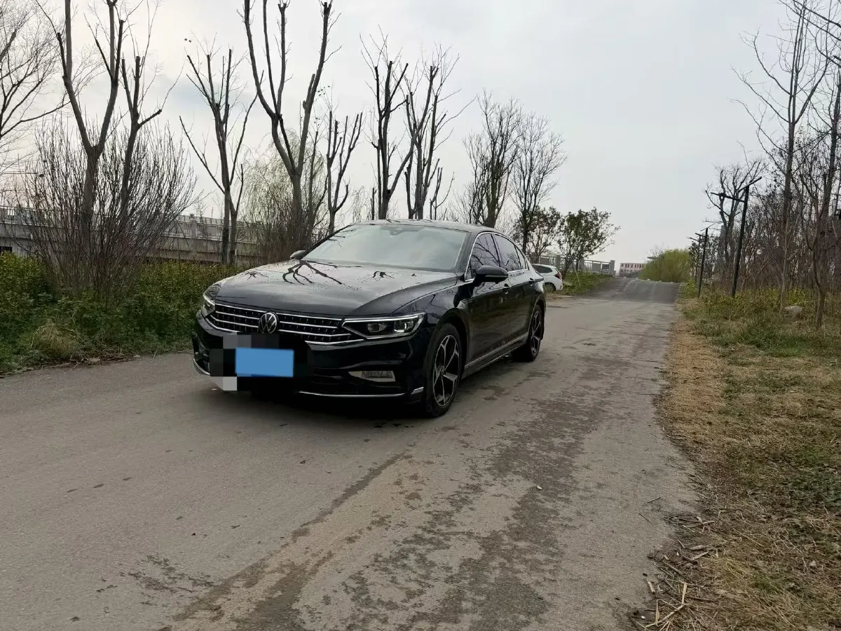 2025 Volkswagen Magotan 2.0T 186HP L4 7DCT,autocango,china used car exporter,china ev exporter,chinese used car exporter,chinese used ev exporter