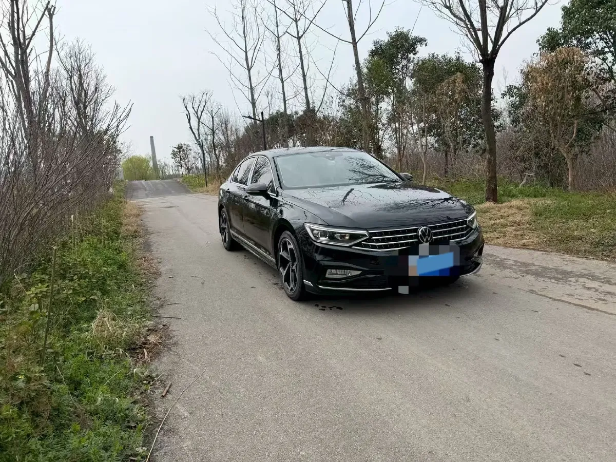 2025 Volkswagen Magotan 2.0T 186HP L4 7DCT,autocango,china used car exporter,china ev exporter,chinese used car exporter,chinese used ev exporter