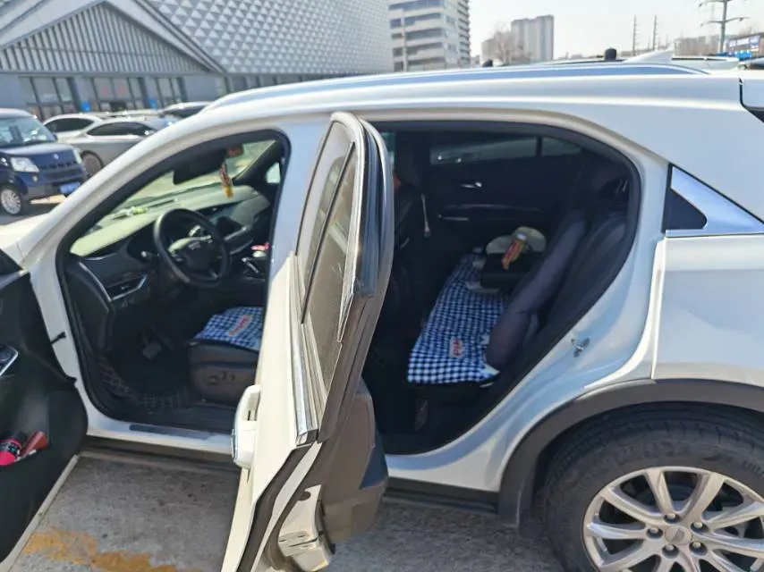 2022 Cadillac XT4 2.0T 237HP L4 9AT,autocango,china used car exporter,china ev exporter,chinese used car exporter,chinese used ev exporter