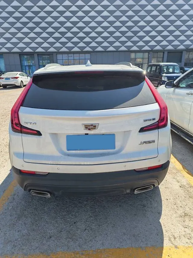 2022 Cadillac XT4 2.0T 237HP L4 9AT,autocango,china used car exporter,china ev exporter,chinese used car exporter,chinese used ev exporter