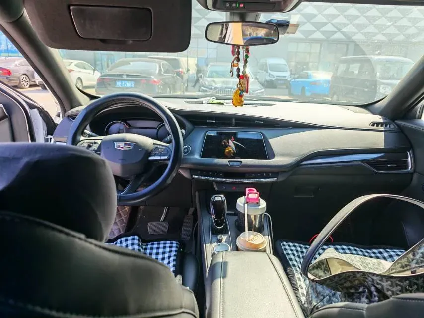 2022 Cadillac XT4 2.0T 237HP L4 9AT,autocango,china used car exporter,china ev exporter,chinese used car exporter,chinese used ev exporter