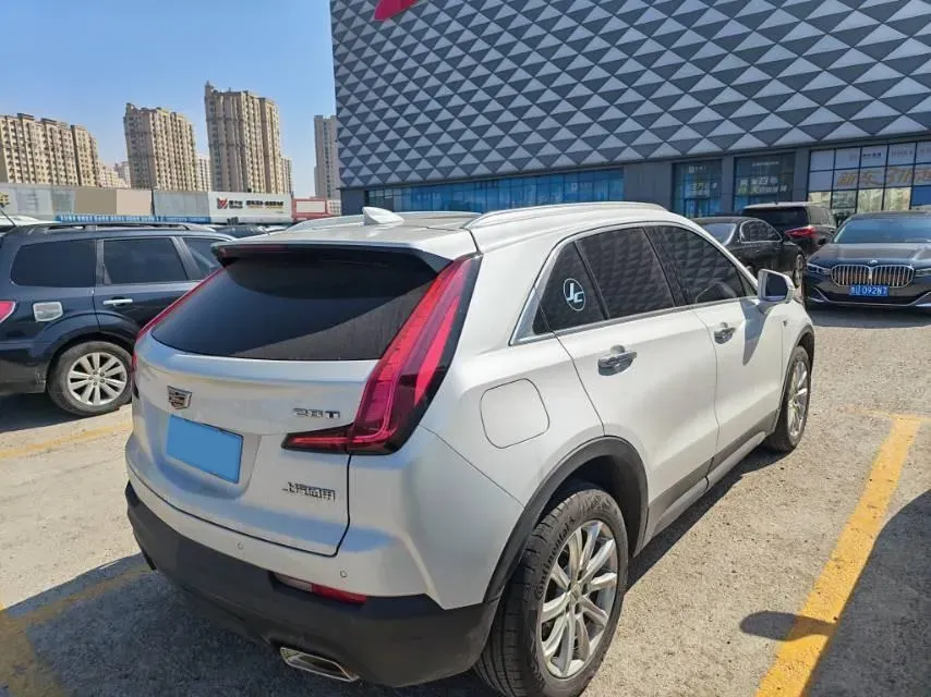 2022 Cadillac XT4 2.0T 237HP L4 9AT,autocango,china used car exporter,china ev exporter,chinese used car exporter,chinese used ev exporter