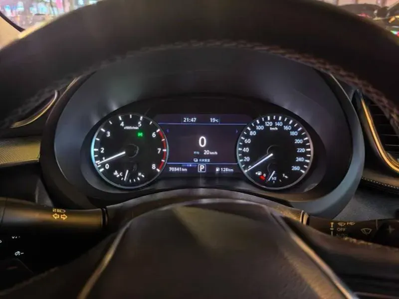 2018 Jeep Grand Commander 2.0T 265HP L4 9AT,autocango,china used car exporter,china ev exporter,chinese used car exporter,chinese used ev exporter