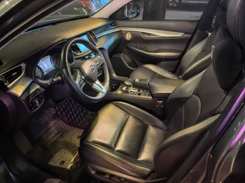 2018 Jeep Grand Commander 2.0T 265HP L4 9AT,autocango,china used car exporter,china ev exporter,chinese used car exporter,chinese used ev exporter