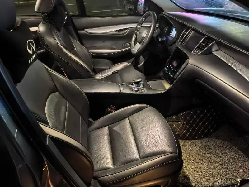 2018 Jeep Grand Commander 2.0T 265HP L4 9AT,autocango,china used car exporter,china ev exporter,chinese used car exporter,chinese used ev exporter