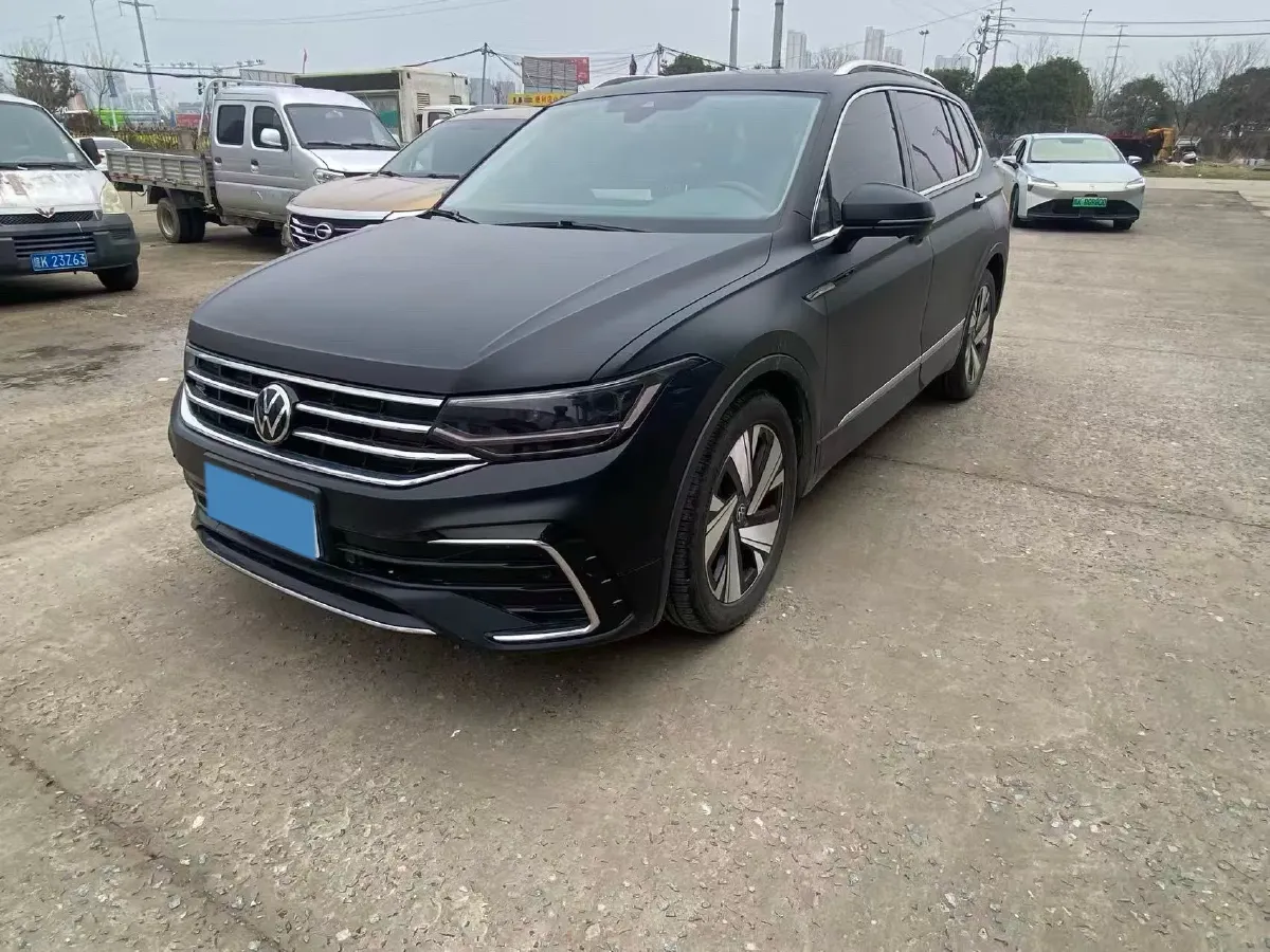 2023 Volkswagen Tiguan L 2.0T 186HP L4 7DCT,autocango,china used car exporter,china ev exporter,chinese used car exporter,chinese used ev exporter
