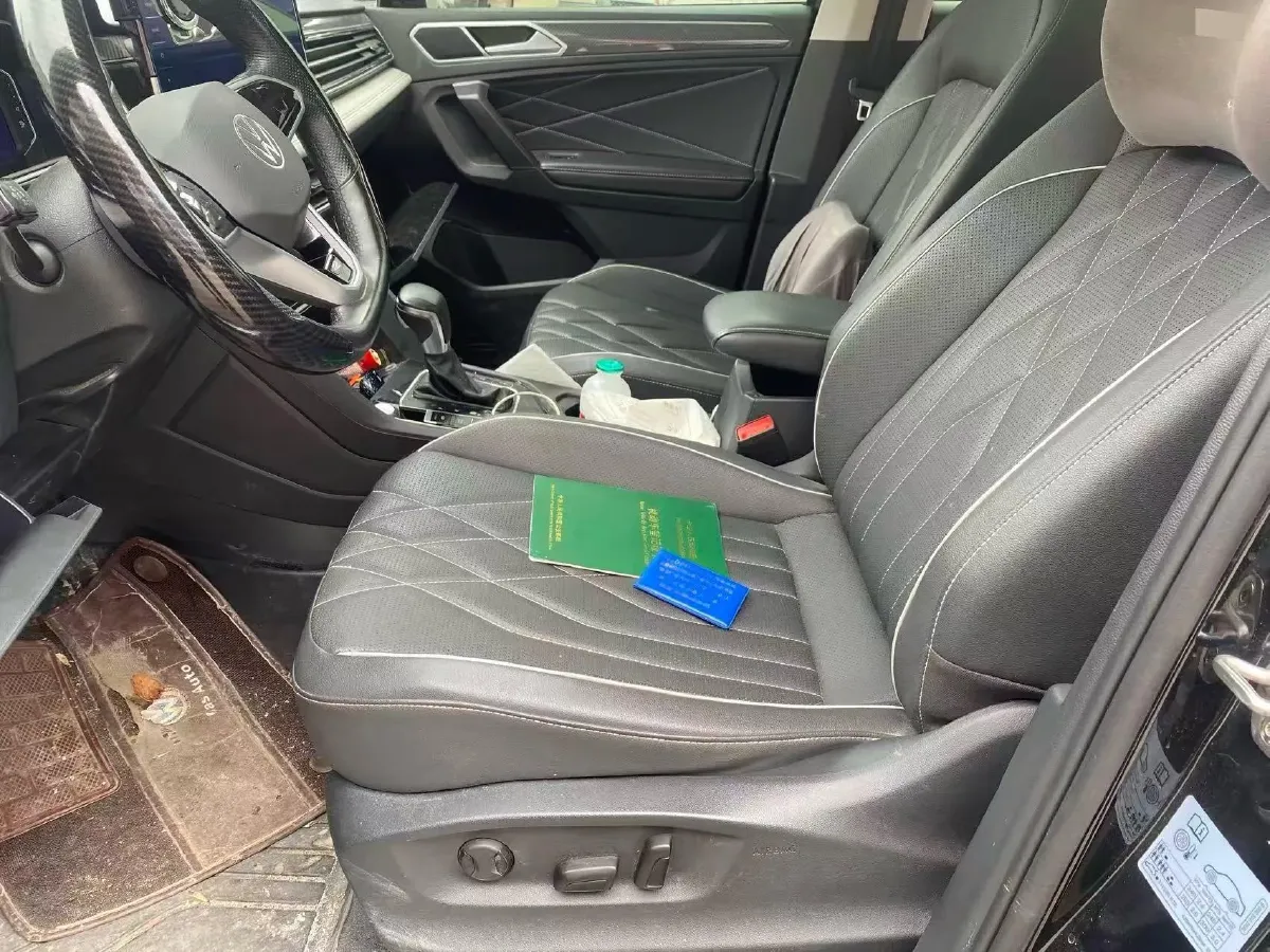 2023 Volkswagen Tiguan L 2.0T 186HP L4 7DCT,autocango,china used car exporter,china ev exporter,chinese used car exporter,chinese used ev exporter