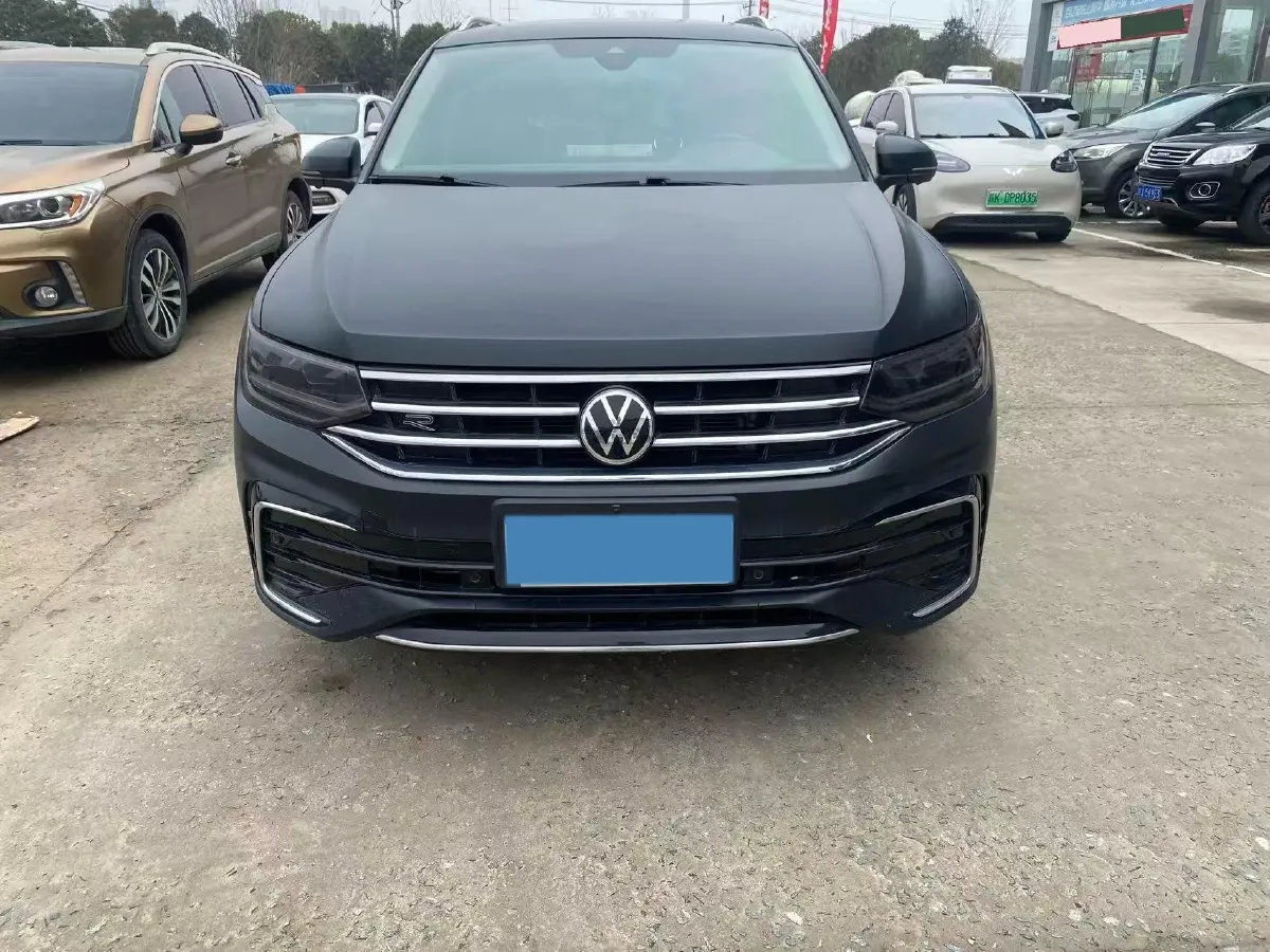 2023 Volkswagen Tiguan L 2.0T 186HP L4 7DCT,autocango,china used car exporter,china ev exporter,chinese used car exporter,chinese used ev exporter