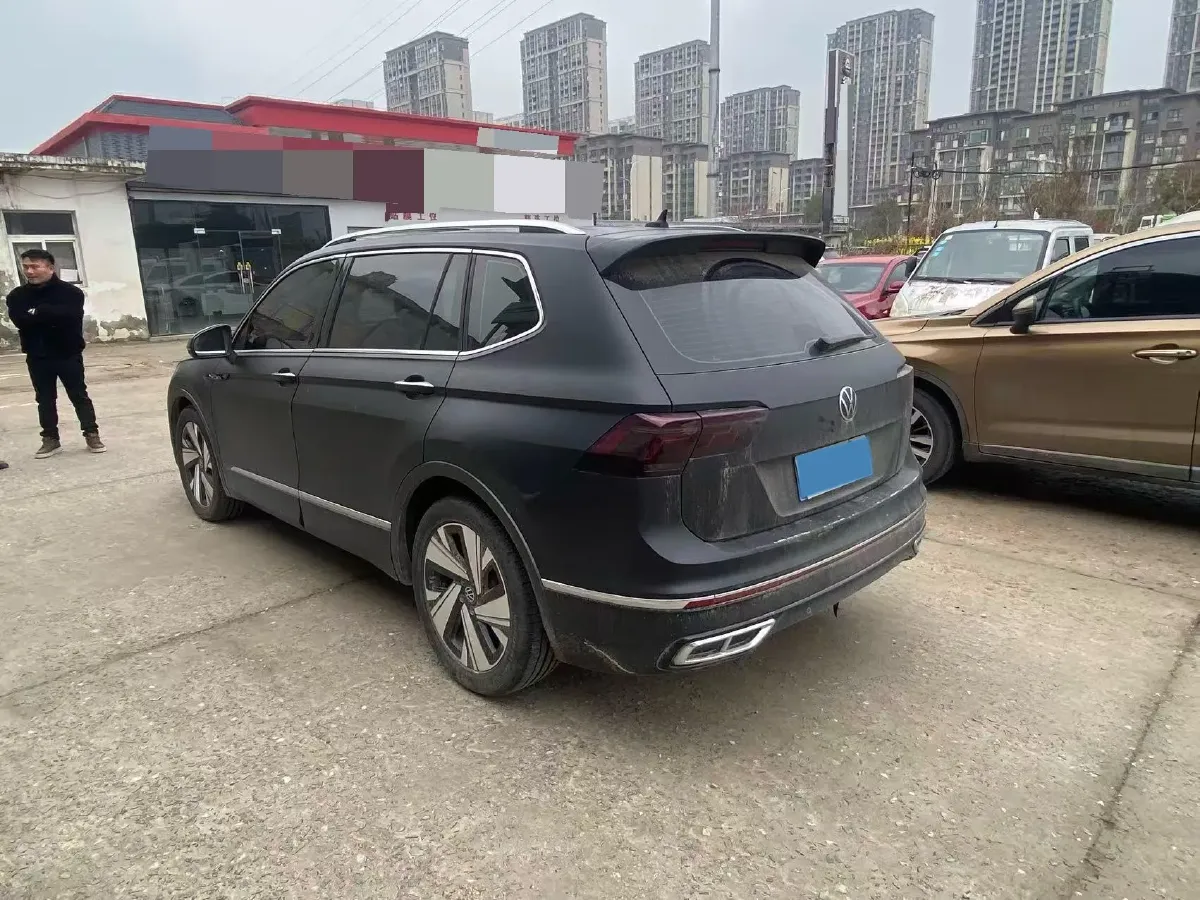 2023 Volkswagen Tiguan L 2.0T 186HP L4 7DCT,autocango,china used car exporter,china ev exporter,chinese used car exporter,chinese used ev exporter