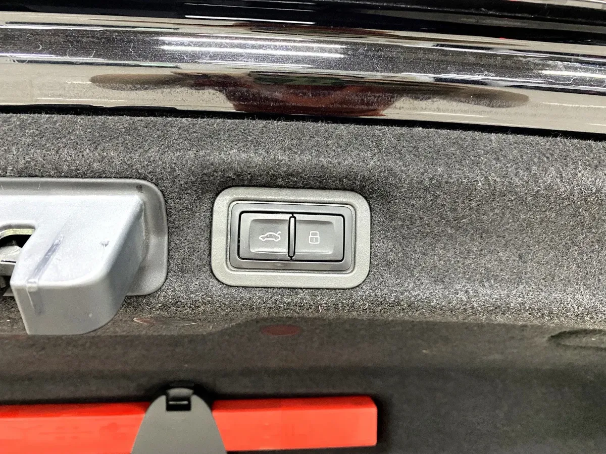 2022 Cadillac XT6 2.0T 237HP L4 9AT,autocango,china used car exporter,china ev exporter,chinese used car exporter,chinese used ev exporter