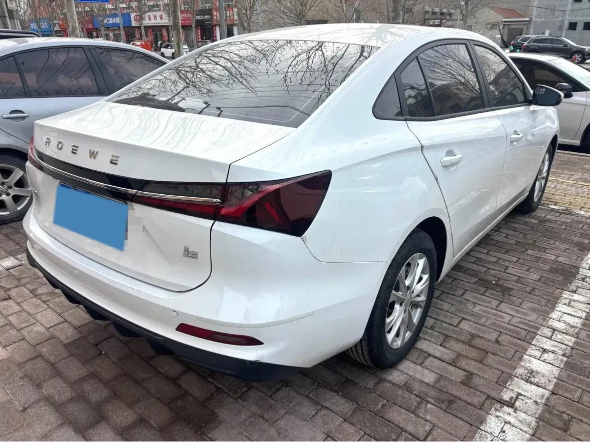 2023 Roewe i5 1.5L 129HP L4 5MT,autocango,china used car exporter,china ev exporter,chinese used car exporter,chinese used ev exporter