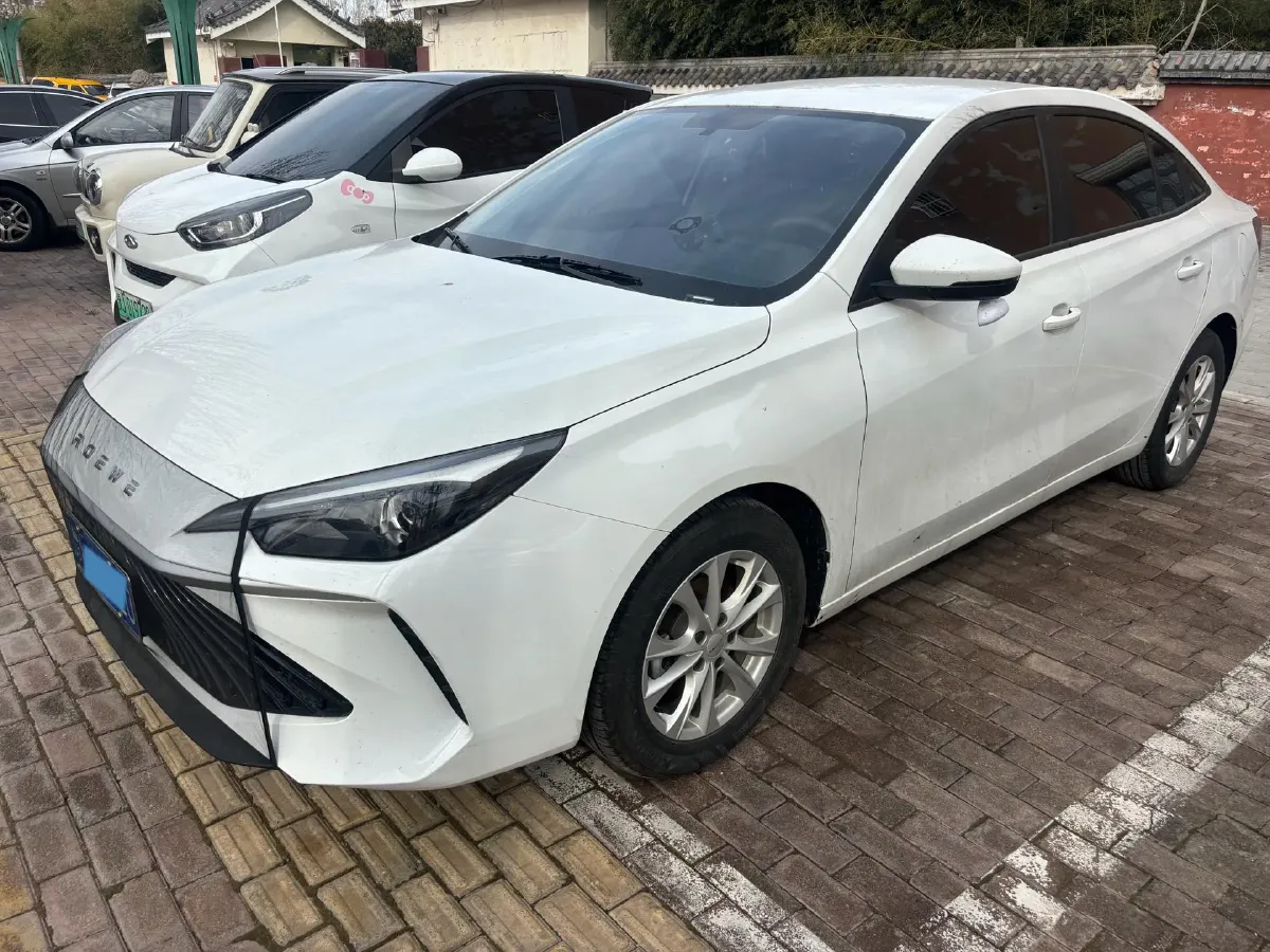2023 Roewe i5 1.5L 129HP L4 5MT,autocango,china used car exporter,china ev exporter,chinese used car exporter,chinese used ev exporter