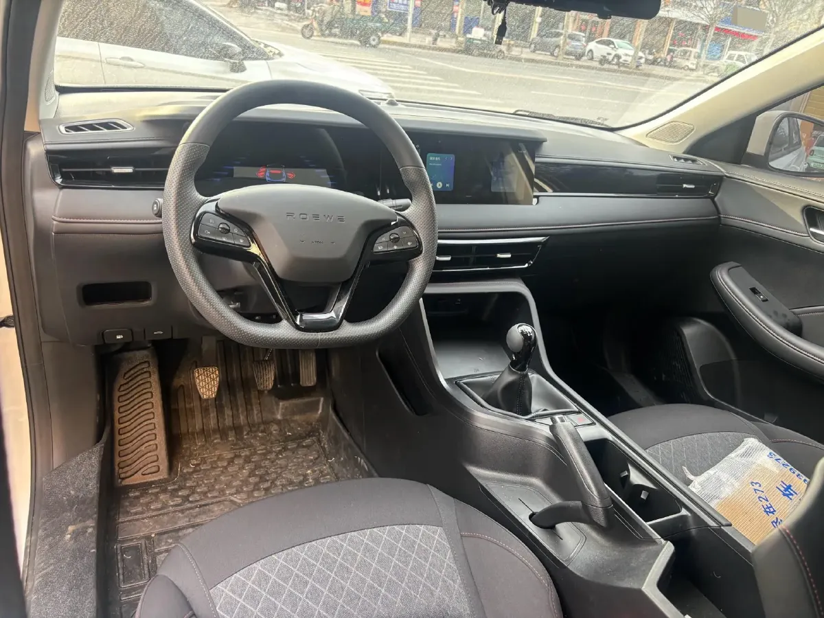 2023 Roewe i5 1.5L 129HP L4 5MT,autocango,china used car exporter,china ev exporter,chinese used car exporter,chinese used ev exporter