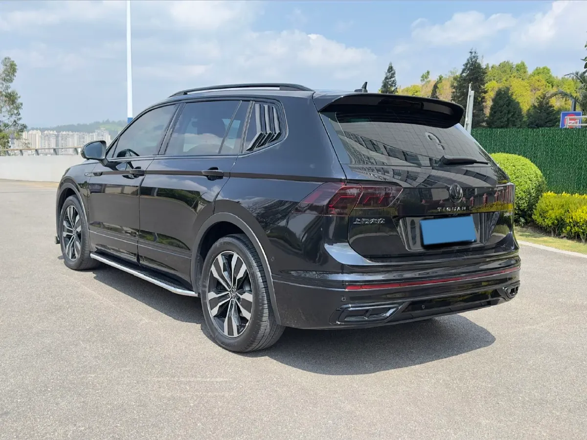 2024 Volkswagen Tiguan L 2.0T 186HP L4 7DCT,autocango,china used car exporter,china ev exporter,chinese used car exporter,chinese used ev exporter