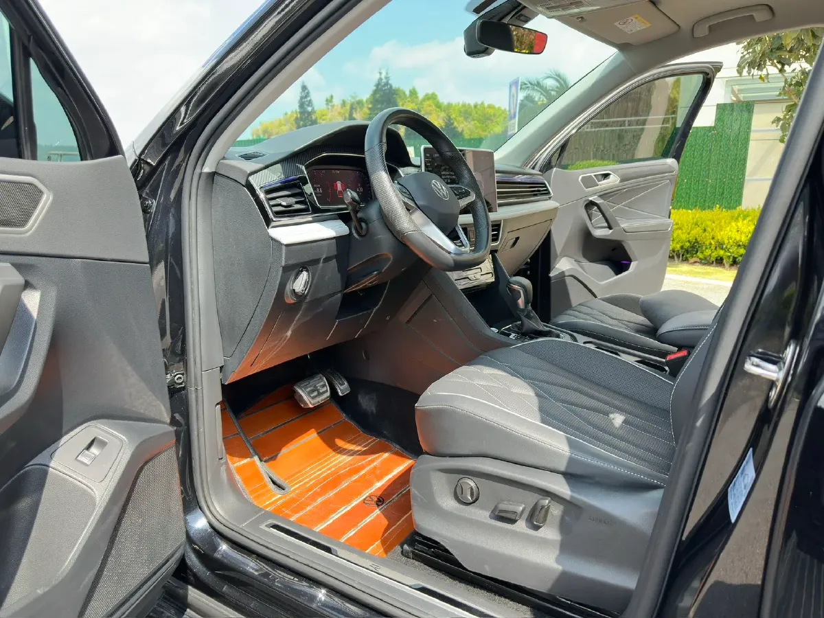 2024 Volkswagen Tiguan L 2.0T 186HP L4 7DCT,autocango,china used car exporter,china ev exporter,chinese used car exporter,chinese used ev exporter