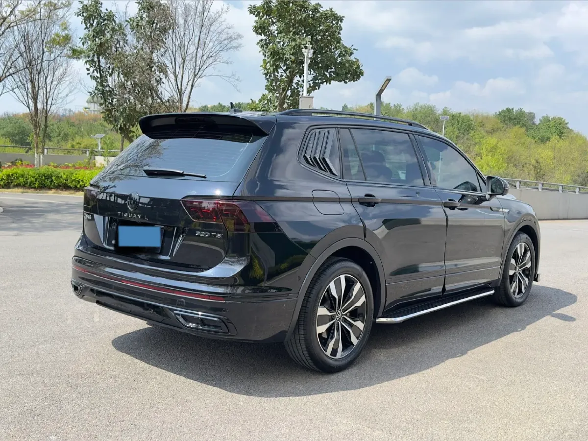 2024 Volkswagen Tiguan L 2.0T 186HP L4 7DCT,autocango,china used car exporter,china ev exporter,chinese used car exporter,chinese used ev exporter