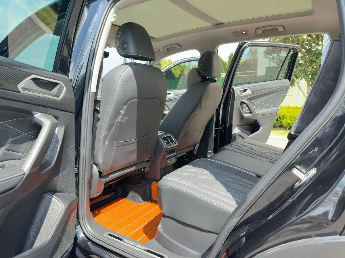 2024 Volkswagen Tiguan L 2.0T 186HP L4 7DCT,autocango,china used car exporter,china ev exporter,chinese used car exporter,chinese used ev exporter