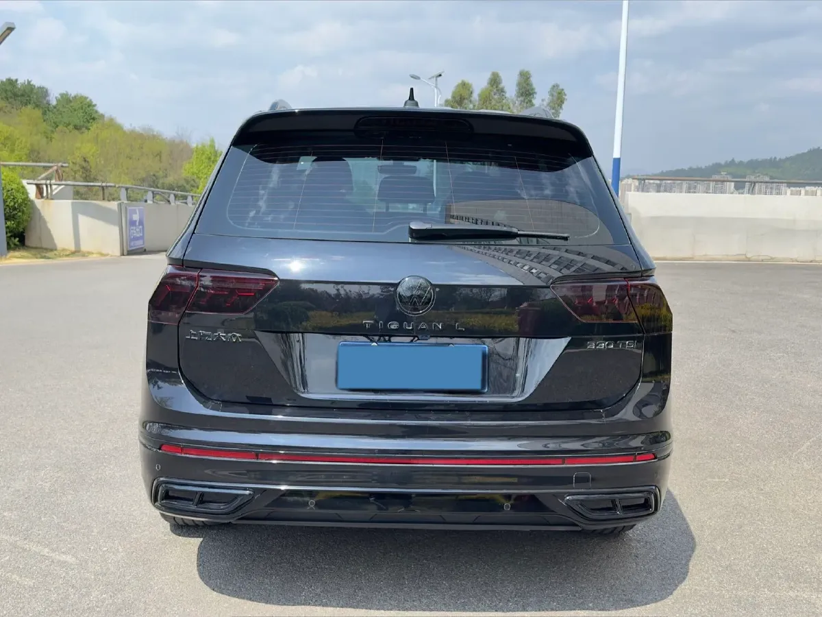 2024 Volkswagen Tiguan L 2.0T 186HP L4 7DCT,autocango,china used car exporter,china ev exporter,chinese used car exporter,chinese used ev exporter
