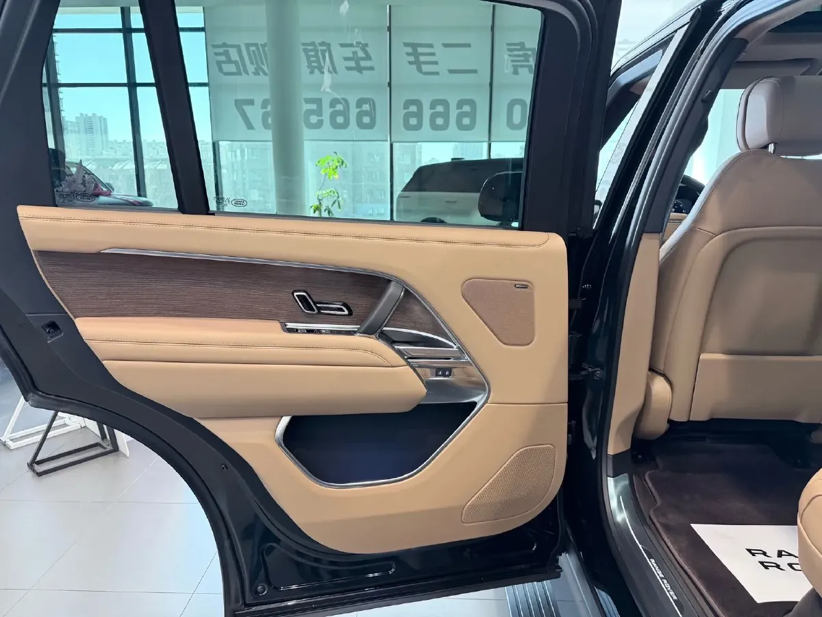 2026 Land Rover Range Rover Velar 3.0T 400HP L6 8AT,autocango,china used car exporter,china ev exporter,chinese used car exporter,chinese used ev exporter