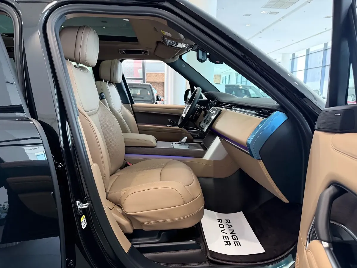 2026 Land Rover Range Rover Velar 3.0T 400HP L6 8AT,autocango,china used car exporter,china ev exporter,chinese used car exporter,chinese used ev exporter