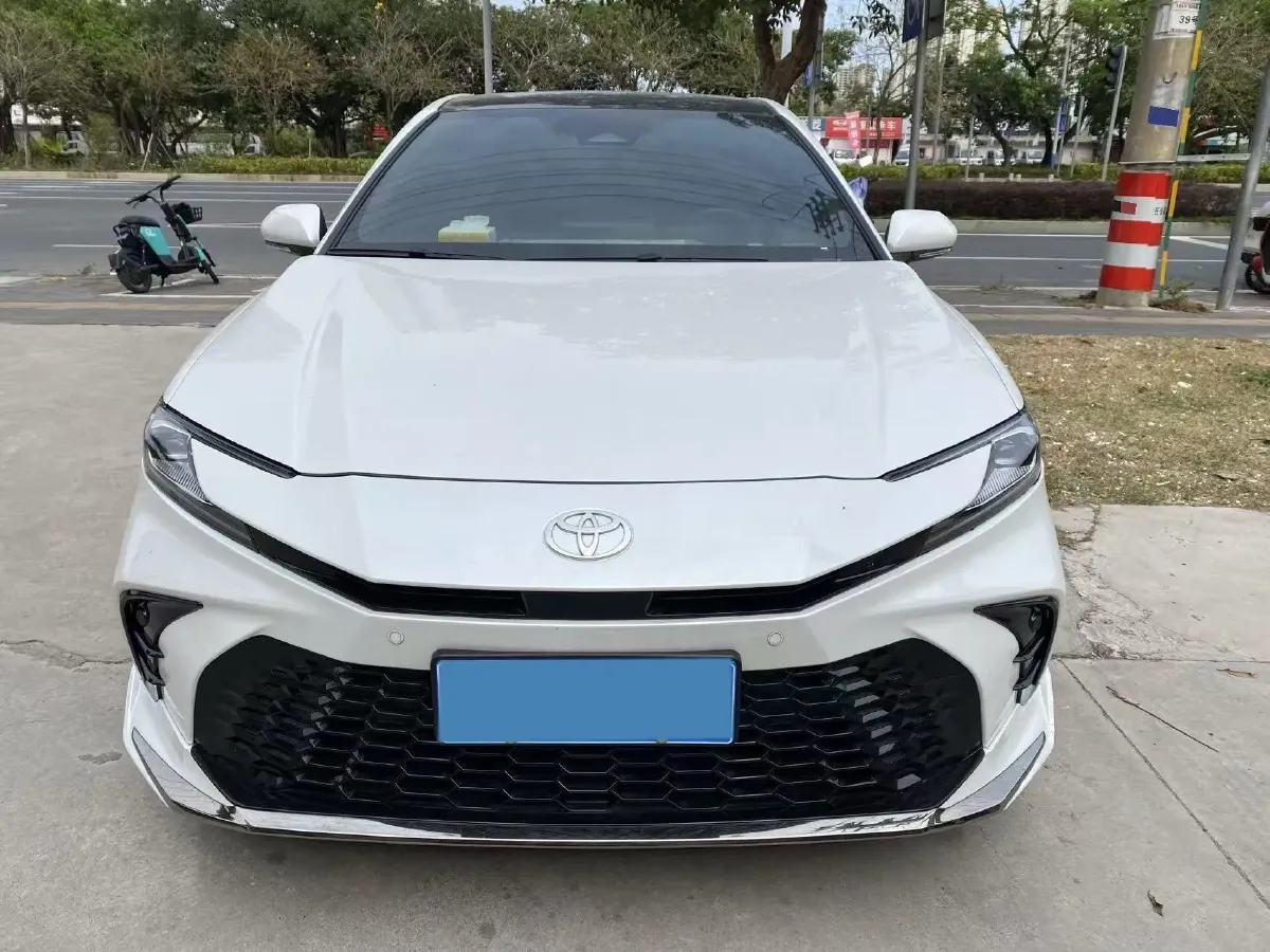 2024 Toyota Camry 2.0L 152HP L4 E-CVT Hybrid,autocango,china used car exporter,china ev exporter,chinese used car exporter,chinese used ev exporter