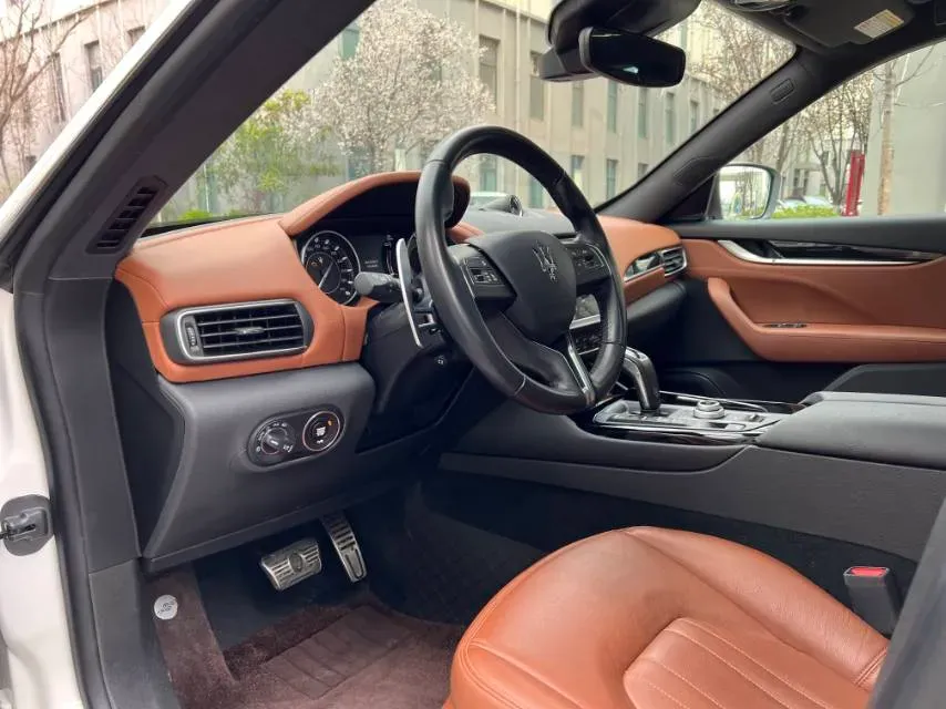 2021 Maserati Levante 3.0T 350HP V6 8AT,autocango,china used car exporter,china ev exporter,chinese used car exporter,chinese used ev exporter