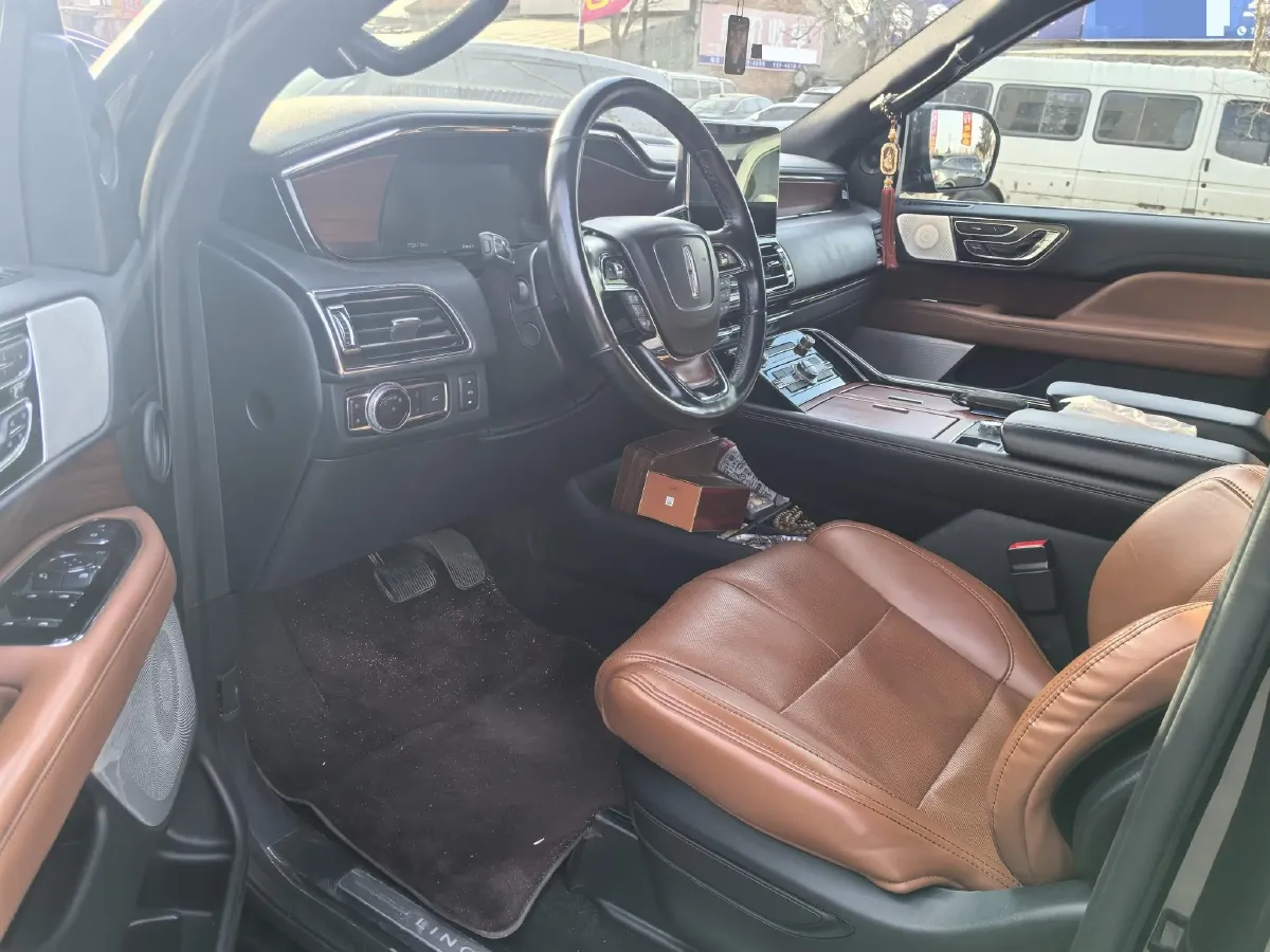 2020 Lincoln Navigator 3.5T 388HP V6 10AT,autocango,china used car exporter,china ev exporter,chinese used car exporter,chinese used ev exporter