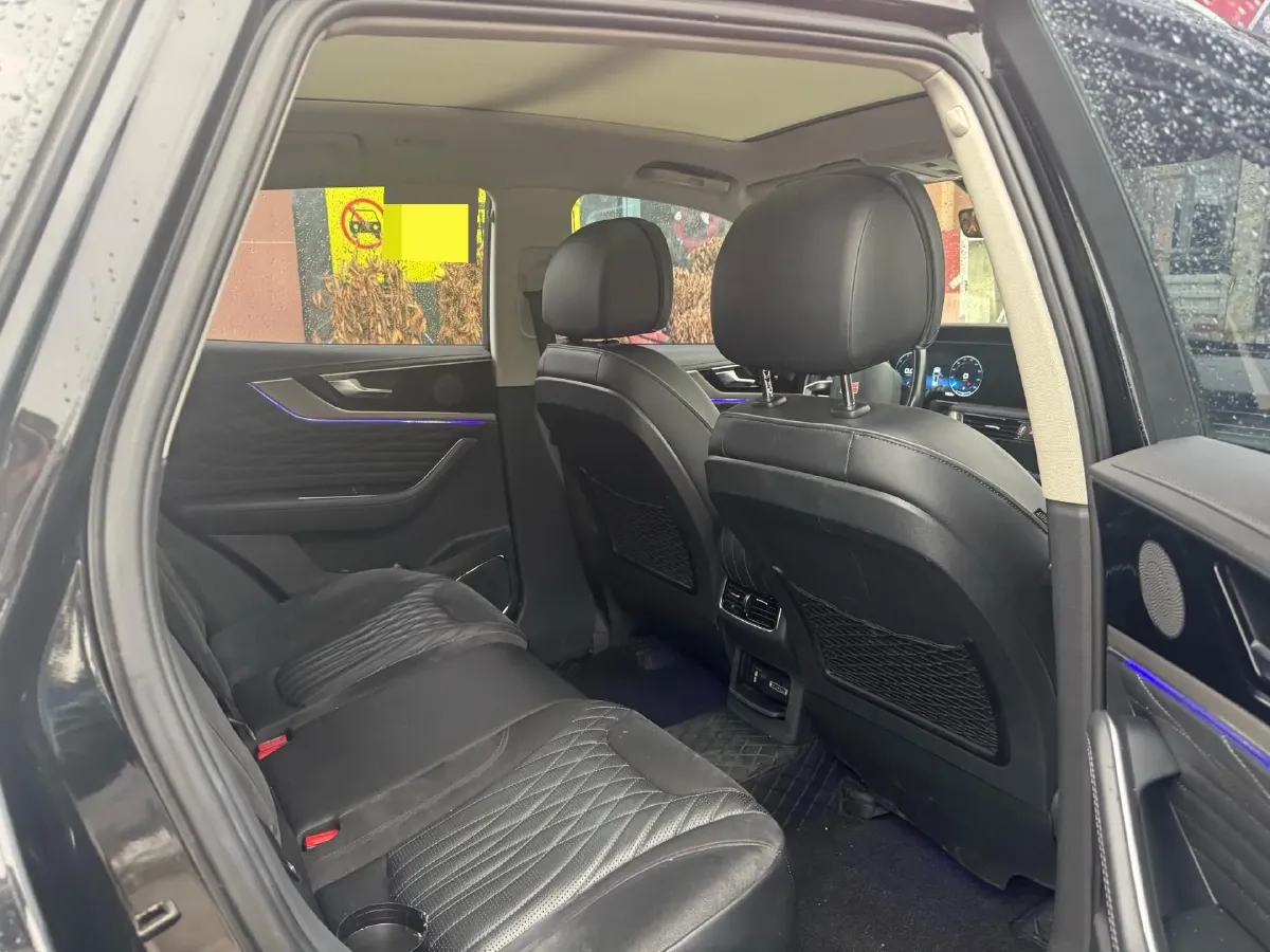 2022 HongQi HS5 2.0T 224HP L4 6AT,autocango,china used car exporter,china ev exporter,chinese used car exporter,chinese used ev exporter