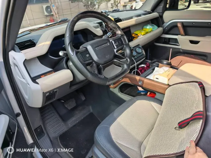 2022 Land Rover Defender 3.0T 400HP L6 8AT,autocango,china used car exporter,china ev exporter,chinese used car exporter,chinese used ev exporter