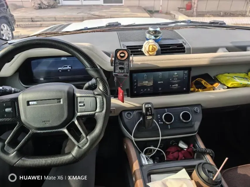 2022 Land Rover Defender 3.0T 400HP L6 8AT,autocango,china used car exporter,china ev exporter,chinese used car exporter,chinese used ev exporter