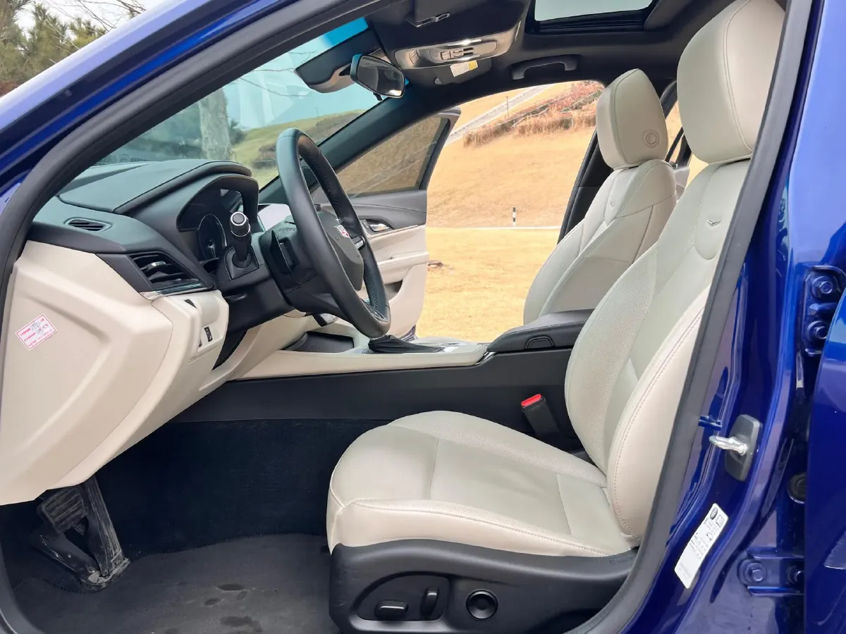 2023 Cadillac CT4 1.5T 211HP L4 8AT,autocango,china used car exporter,china ev exporter,chinese used car exporter,chinese used ev exporter