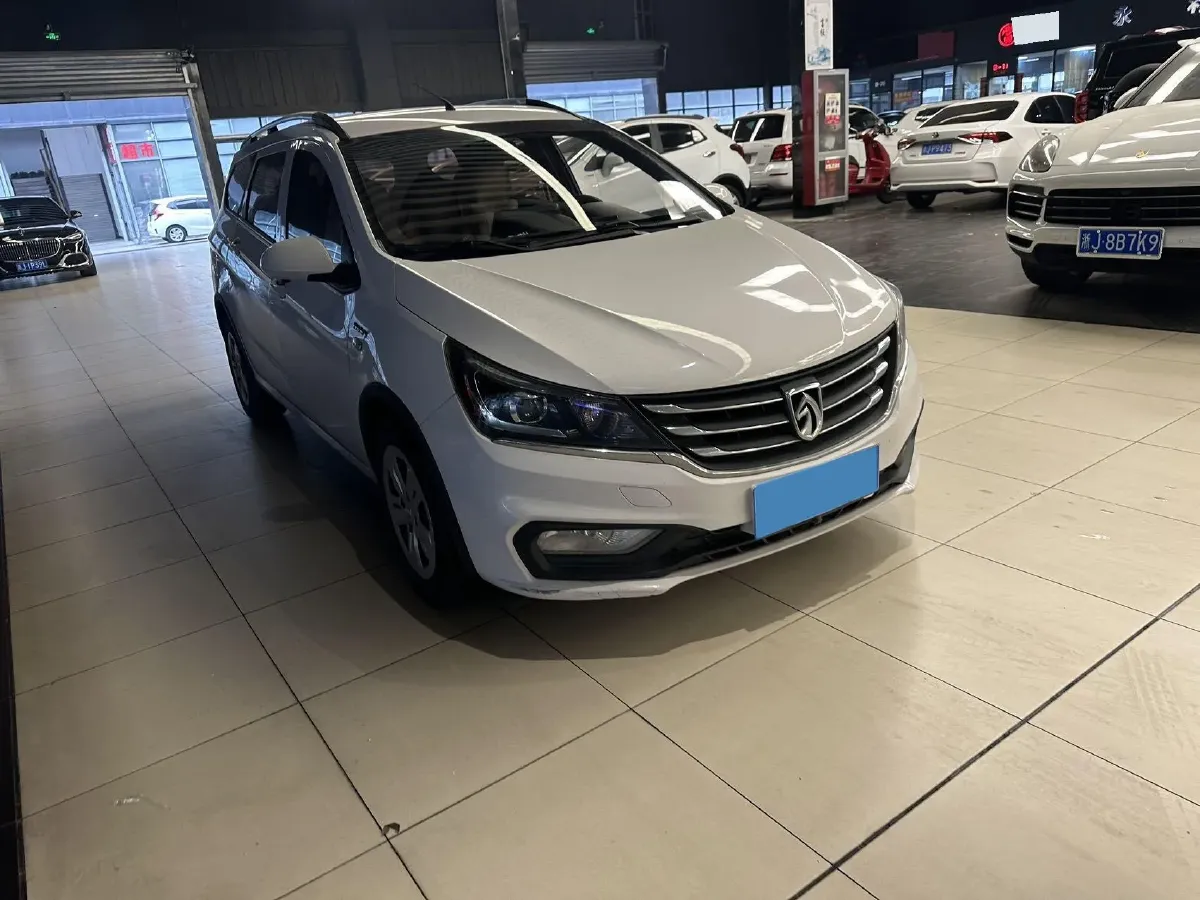 2018 BaoJun 360 1.5L 112HP L4 6MT,autocango,china used car exporter,china ev exporter,chinese used car exporter,chinese used ev exporter