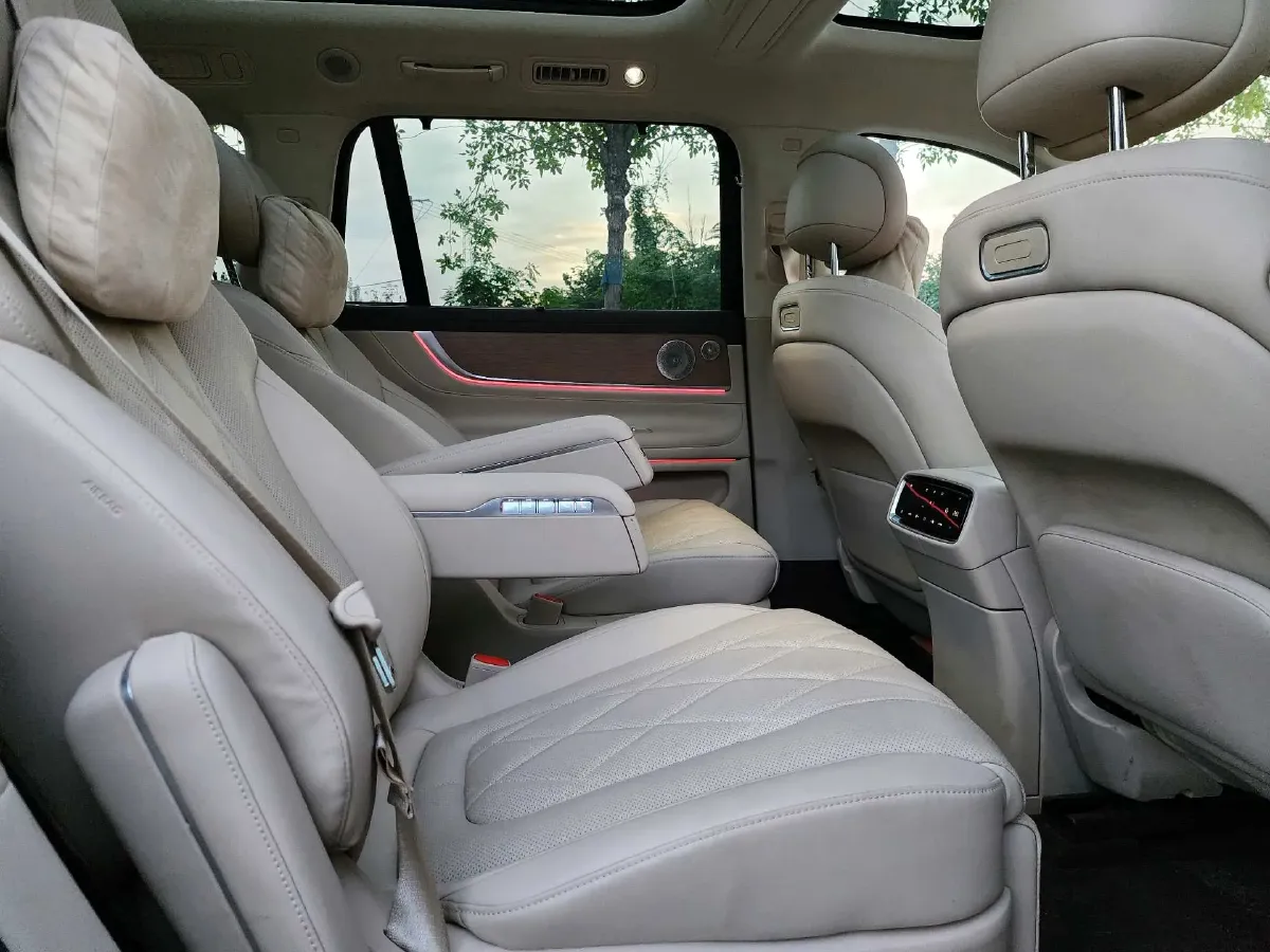 2024 AITO AITO M9 1.5T 152HP L4 REEV 52KWH,autocango,china used car exporter,china ev exporter,chinese used car exporter,chinese used ev exporter